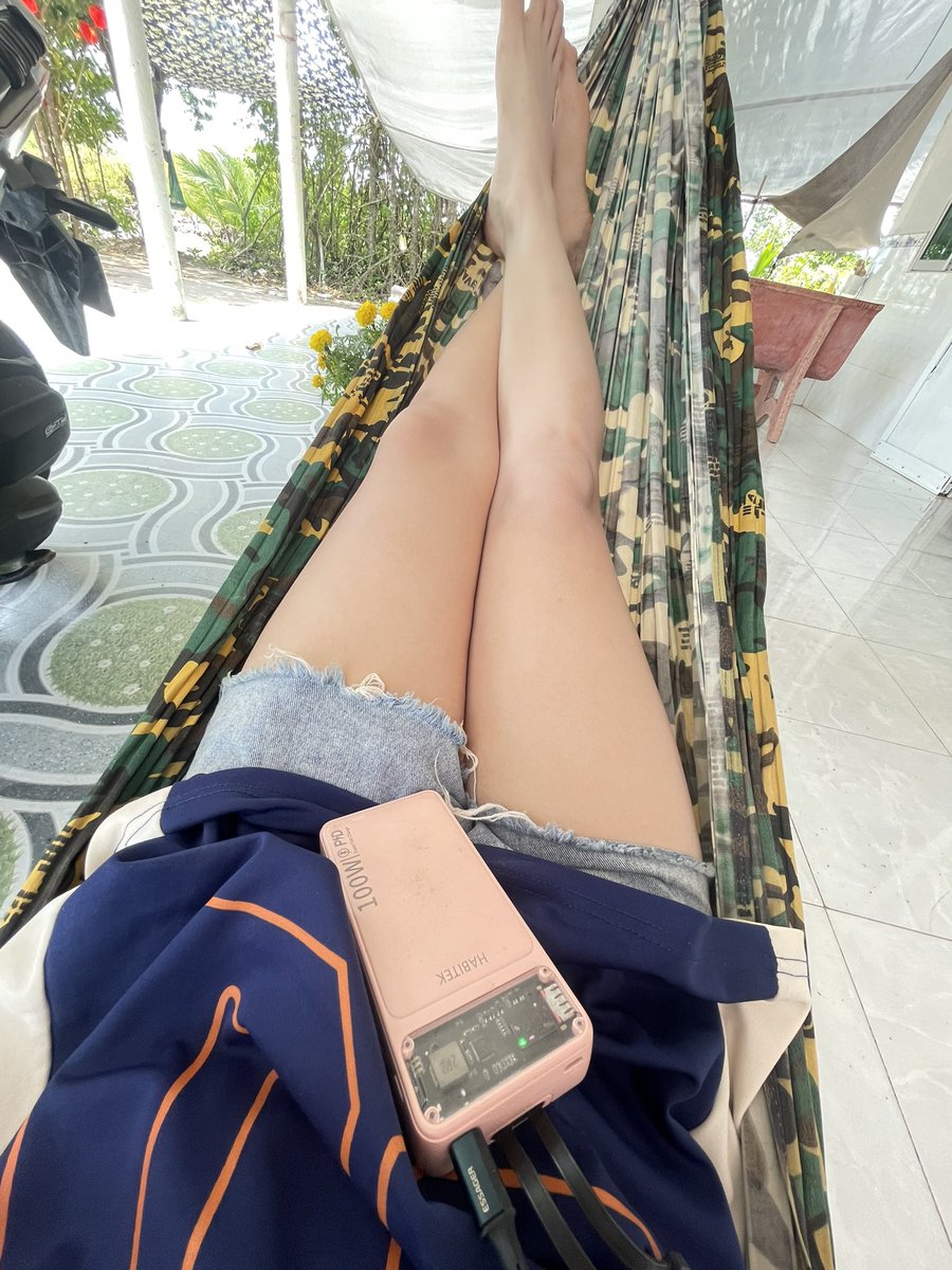 q98758's tweet photo. Ai Thủ Đức q9 ib🤫😁 https://t.co/ZOXn6qIzyd