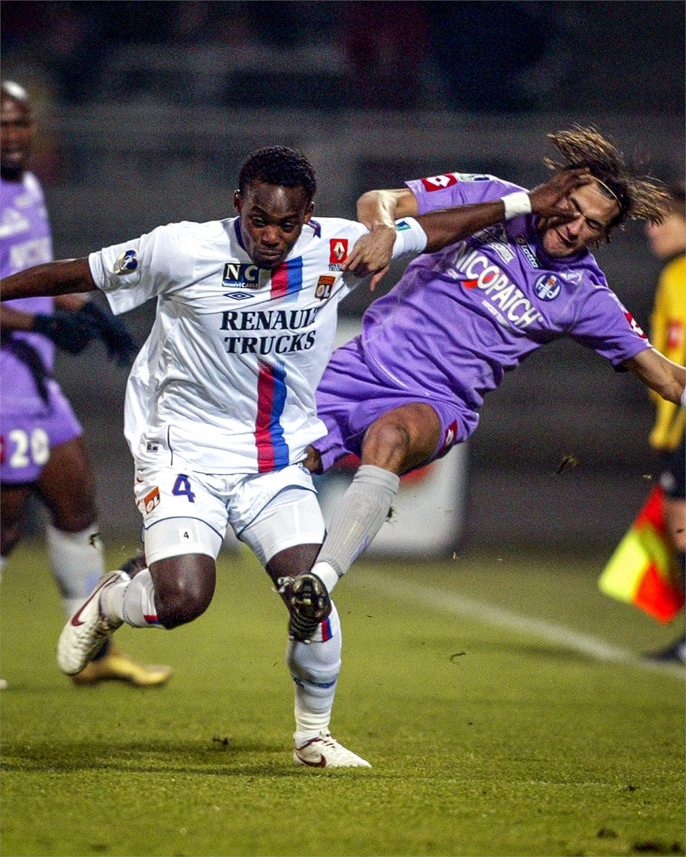 Ligue1_ENG's tweet photo. Michael Essien, proper baller 🇬🇭⚽ https://t.co/tovxZkTz8X