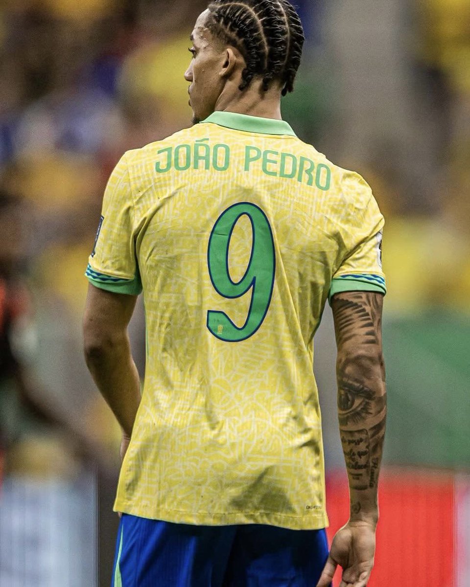Churchillgadget's tweet photo. @FabrizioRomano Ancellotti you have to make the right decision, drop Neymar Jr and call this dude https://t.co/BBBP4QaYJj
