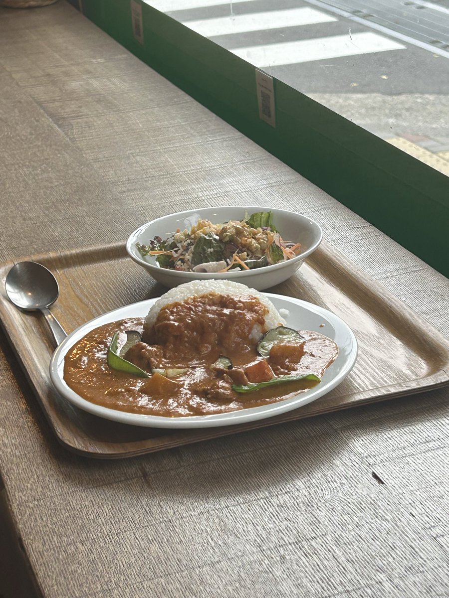 ediondsd's tweet photo. 神社⛩️の近くのカフェでランチ🍴
#レストラン&amp;カフェ下鴨デリ
#パエリア
#バターチキンカレー
#ハンバーグ https://t.co/Sw1V1k8mJa