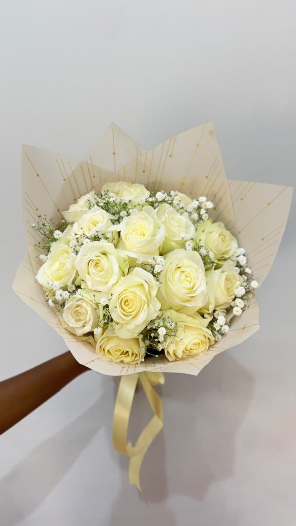 this_iyanu's tweet photo. Good afternoon from your future fresh flowers 🔌 https://t.co/Jsl4c8xbXf