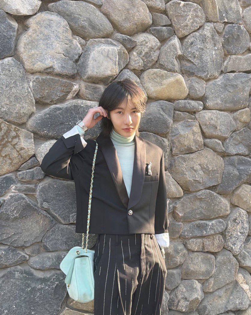 avo7dream's tweet photo. 자연광 런쥔 좋음 https://t.co/c6ux1IKhNe