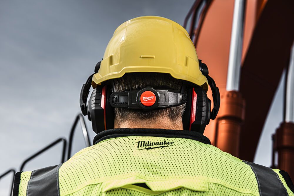 PPEorg's tweet photo. MILWAUKEE® is redefining PPE from the ground up, delivering innovative solutions built around user needs to create a safer, more productive jobsite

🔗 https://t.co/TCLp186o0S

🛡️ Milwaukee® UK is a @BSIF1 Registered Safety Supplier

#ppe | @MilwaukeeTool https://t.co/Y4s9yF8BFX