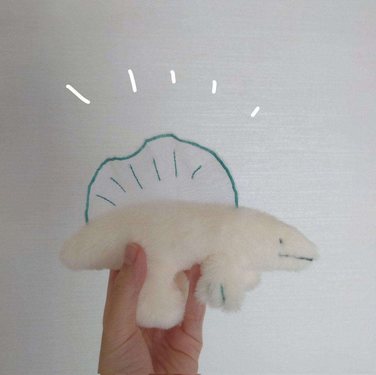 nkjmC's tweet photo. スピノのつもりサウルスをつくりました。マヌケなお魚みたいな顔をしています。 https://t.co/KgYi3QJidM