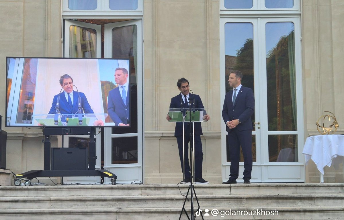 GRKGallery's tweet photo. 10 ans du groupe borea.
Nous étions ravis de participer à cette célébration des 10 ans du groupe. En exclusivité, cet anniversaire faisait également écho à une autre belle histoire de 10 ans, celle du trophée du Meilleur Joueur de Ligue1, créé par l’artiste international GHASS https://t.co/O53lXUxZkw