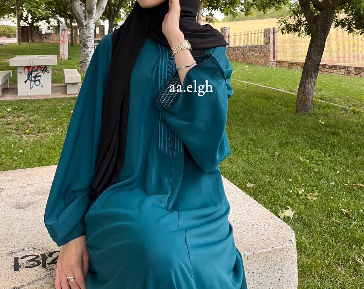 aa7aelou's tweet photo. eiidd mubarak! (obviamente repitiendo outfit) https://t.co/0uHlqM3fiv
