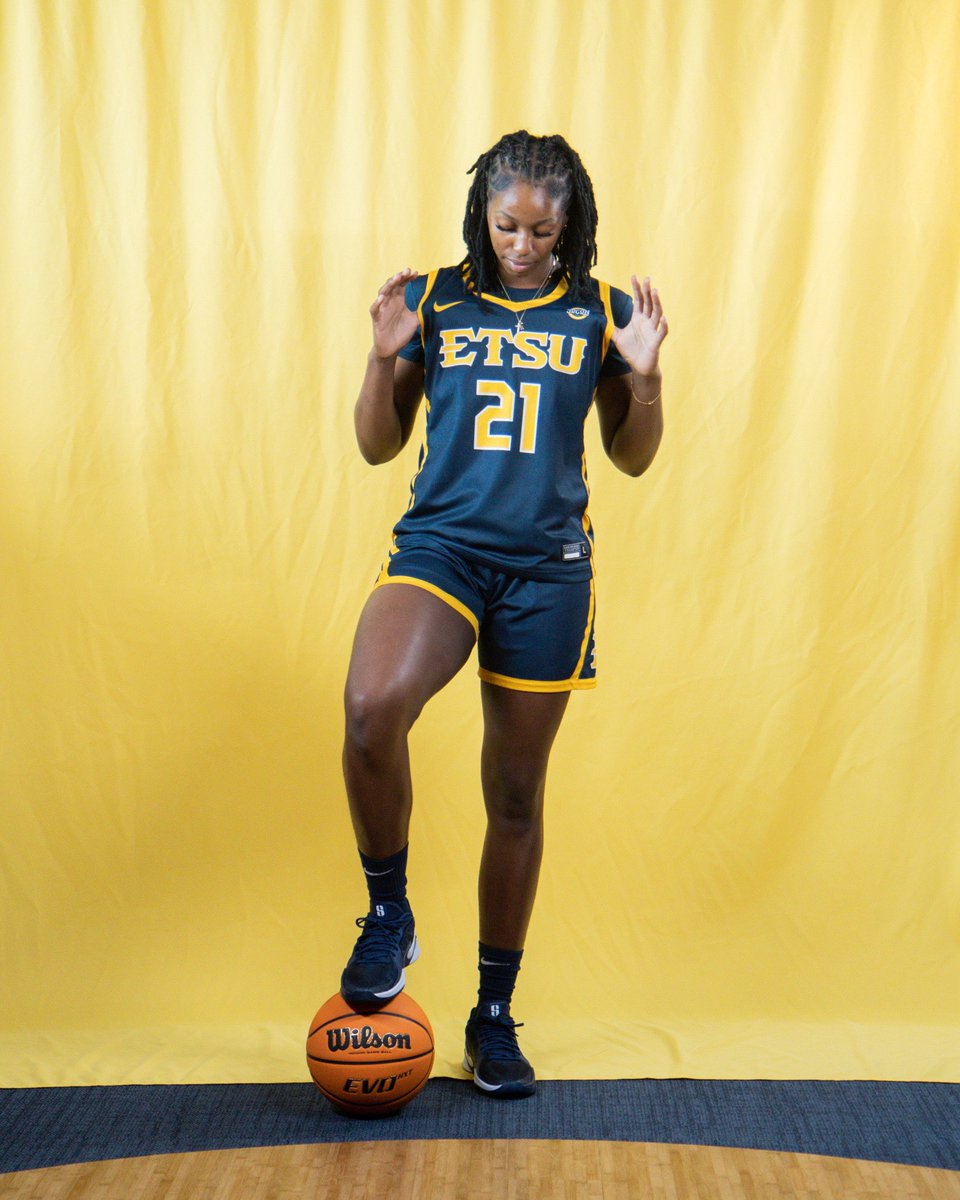 ETSU_WBB's tweet photo. happy birthday to our incoming freshman, Carleyssia Wallace 🥳

#GoBucs | #FaithfulForForty https://t.co/Ks5Ncp1zGj