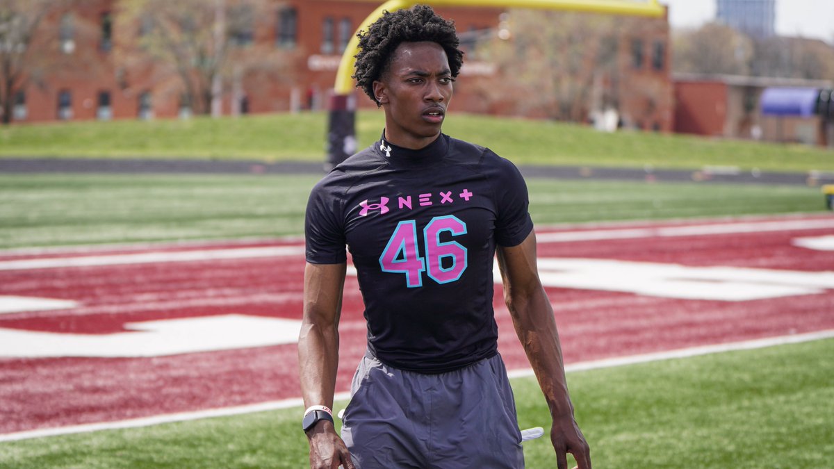 GregSmithRivals's tweet photo. 4-star DB Evan Via shuffles his official visits — Missouri jumps to the front of the line for the St. Louis defender🔥

Via will visit Mizzou May 29, then Stanford and Wisconsin in June.

Story: https://t.co/qvYGPo7L9F https://t.co/rf7OZGRSoL