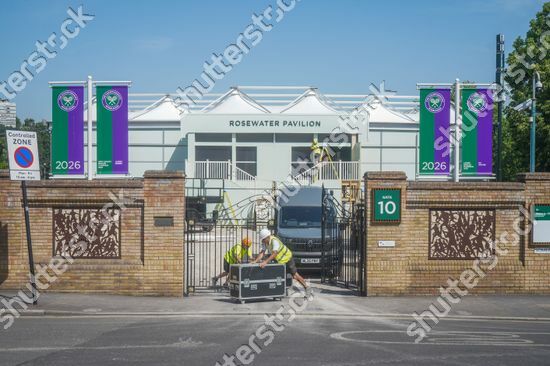 stretchwomble's tweet photo. The All England Lawn Tennis Club celebrates the reigning 2025  Wimbledon Men's and Ladies Champions Jannik Sinner and Iga Swiatek @Wimbledon more images on https://t.co/CWRbv7q9LW https://t.co/33zFmcTEpM