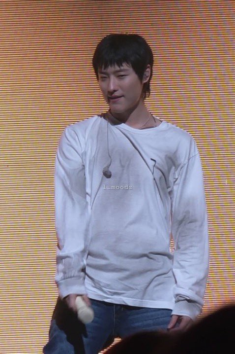 tew_f4's tweet photo. 추천탭에 동시에 뜸 진짜로 https://t.co/cLpoflVpiO