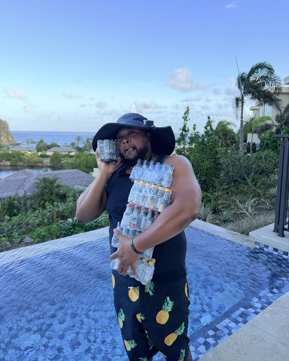 TheHungryRoad's tweet photo. 3️⃣9️⃣. Not much to say. 😌 I’m grateful to be here, thankful to be here and excited to be here. 😁🥳 Cheers to ever learning, growing, improving, experiencing and getting better with every single day. 📈 Happy birthday to me. 🥰

#TheHungryRoad https://t.co/S0n9pQ0kJN