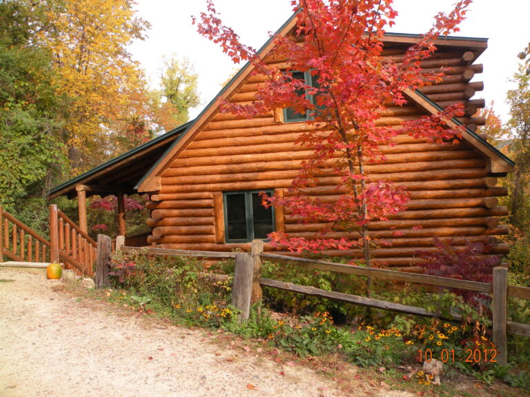 itscabintime's tweet photo. Escape to Rustic Ridge Log Cabins in Merrimac, WI! 🏡✨ Hand‑hewn log cabins perched in the Baraboo bluffs near Devil’s Lake &amp; Wisconsin Dells. Full‑size cabins w/ stone fireplace, kitchen, loft &amp; deck. Book direct &amp; save! #itscabintime #bookdirect https://t.co/AQYCH0ok6O https://t.co/RgmdZsZO27
