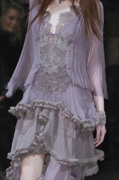 cleomythra's tweet photo. Julien Macdonald Fall/Winter 2011 https://t.co/gJnnfH8GEV