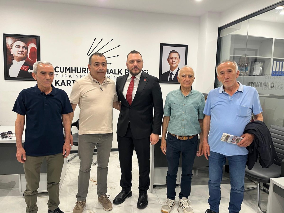 kartal_sol's tweet photo. SOL Parti Kartal ilçe örgütü olarak halk iradesinin gasp edilmesine karşı CHP Kartal ilçe örgütüne dayanışma ve bayram ziyaretinde bulunduk.

Yaşasın Birleşik Mücadelemiz! https://t.co/AxXhebIEkh