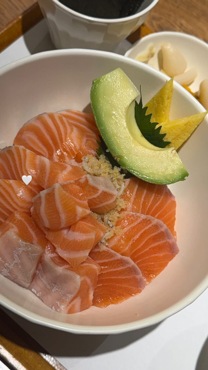 happyyeing's tweet photo. Late night dinner~ https://t.co/fGHCoeneuI