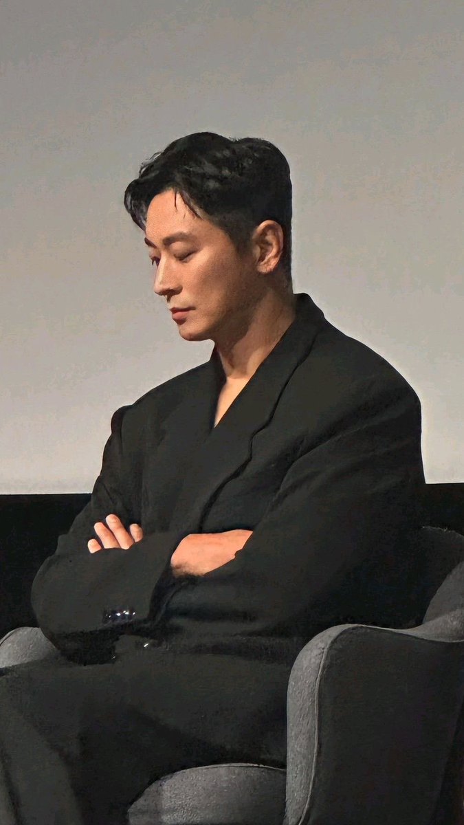 pyeonsik00's tweet photo. 강혁재원

배우X배우로 이미 톱스타인 연상이랑 라이징인 연하 같은 작품에서 만나 연기하다가 눈 맞아 띠동갑도 넘는 나이차 극복하고 결혼까지 하는게 보고싶다.... https://t.co/UfX2XLx6SG