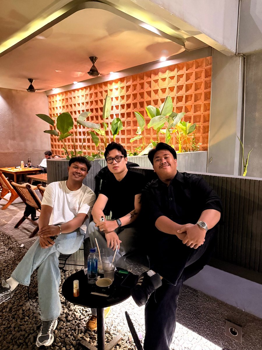 CryBabyCryGod's tweet photo. Brobro https://t.co/GD8B0y9cEW