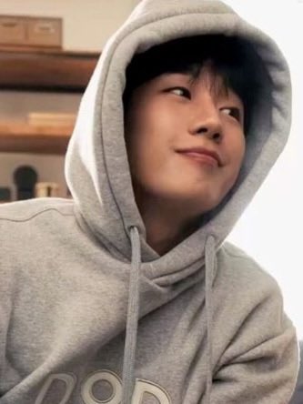 junghaine's tweet photo. My favorite place will always be next to her. 그녀와 보내는 시간이 가장 소중해. No matter where we are or what we do, being with her is enough for me. 그녀와 같은 멋진 여자친구가 있어서 정말 행운입니다. https://t.co/mIlgkbMgfy