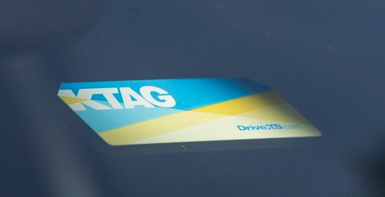 69ExpressKS's tweet photo. A properly mounted KTAG is the easiest way to save 50% on Kansas toll facilities, including 69Express.💸 Simply "Peel, Stick and Save!" 

Order yours today. 👉 https://t.co/KTZiRLgEqd https://t.co/nH2Fb9sHPK