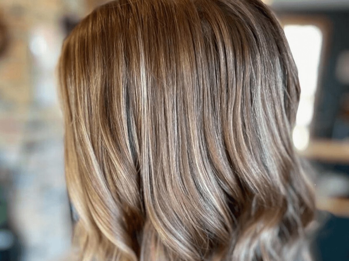 CapelliSegreto's tweet photo. High-stakes summer hair color demands precision, not guesswork. 🏛️📐

Experience an intentional color ritual with @ASecretHairstylist at our @LifeSpa.Greenway refuge to align your canvas with premium Wella Alchemy. 💎🧪

Book: https://t.co/aK9AtyNMaG 🔗 https://t.co/MfS0c9t6LG