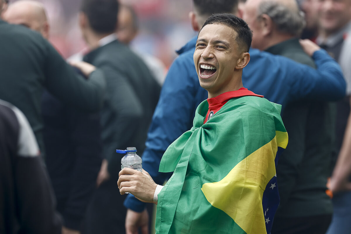 joost_blaauwhof's tweet photo. NIEUWS: FC Porto heeft interesse in Mauro Júnior. De middenvelder van PSV heeft vertrekclausule in zijn contract en staat op kruispunt. Eindhovenaren willen met fors verbeterd contract de clausule kwijtraken, maar Mauro droomt van Seleção en Zuid-Europa lonkt. Zo meer @VI_nl 🇧🇷🚨 https://t.co/Txs1TxR509