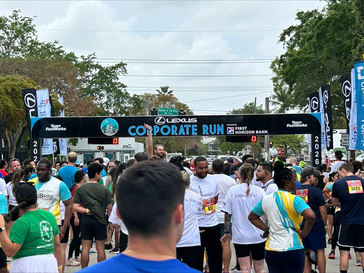 nsigroupfl's tweet photo. Recently, #NSIInsuranceGroup participated in the annual Fort Lauderdale and Miami Lexus Corporate Run, joining thousands of professionals for an evening focused on wellness, teamwork, and community.

#LexusCorporateRun #TeamNSI #CorporateWellness #SouthFloridaBusiness https://t.co/KSmzG5N5ZA