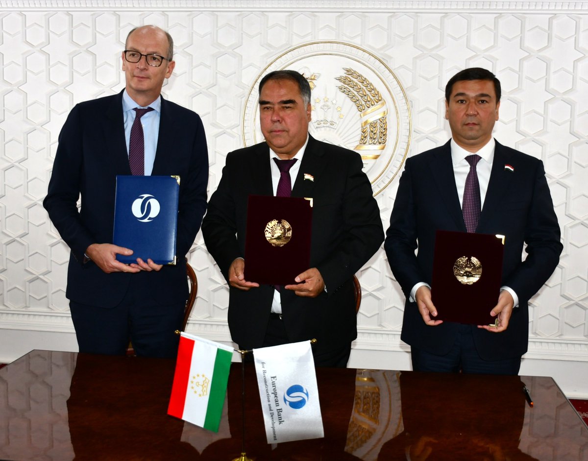 EBRDgreen's tweet photo. We've signed an MoU with the city of Khujand in Tajikistan, enabling it to join our #EBRDGreenCities. The signing took place during a meeting attended by the Governor of Sughd Region, the Mayor of Khujand &amp; an @EBRD delegation led by VP Mark Bowman. https://t.co/vHdtRbPqDn