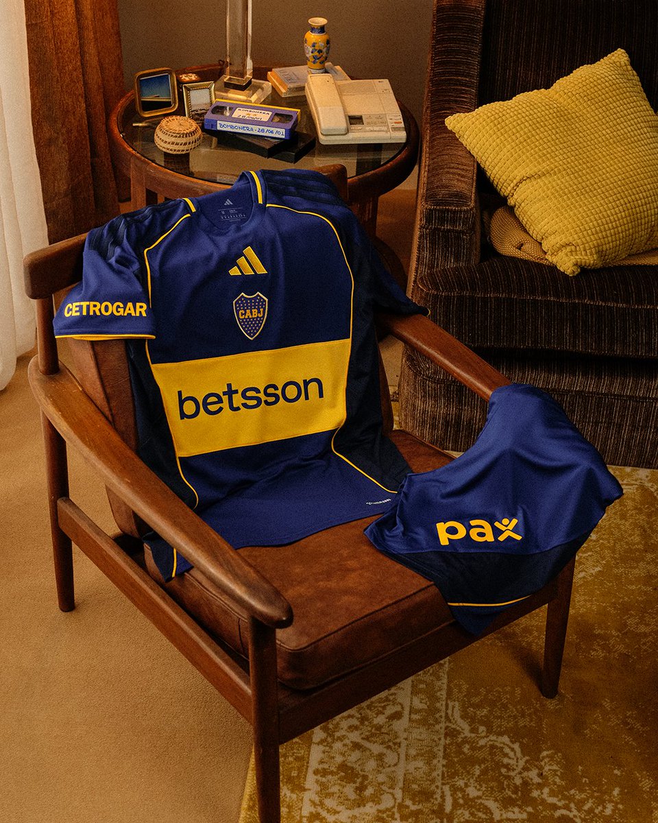 BocaJrsOficial's tweet photo. Nueva camiseta aniversario 💙💛💙 Conseguila ahora en https://t.co/kUHxjmHMWX. https://t.co/50hCds8LF5