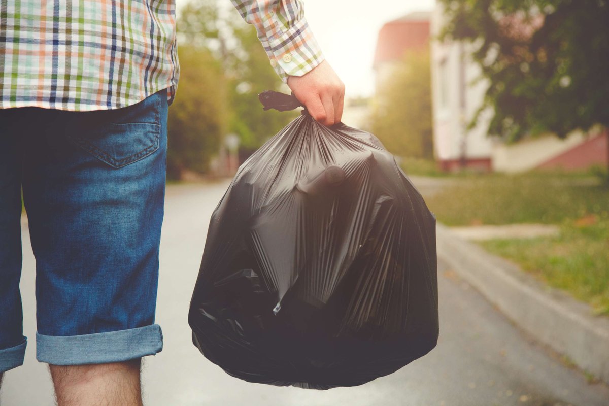 CityBrampton's tweet photo. Be mindful of what accumulates in your yard – let’s keep our city clean! 🏡  

Garbage and debris can include:  
🪑 Discarded furniture
🔌 Old appliances 
⚙️ Unused machinery 
☣️ Hazardous materials
🐀 Anything that attracts rodents or insects 

Let’s work together for a cleaner, safer community! Learn more 🔗: https://t.co/d7xH7f5Kyx