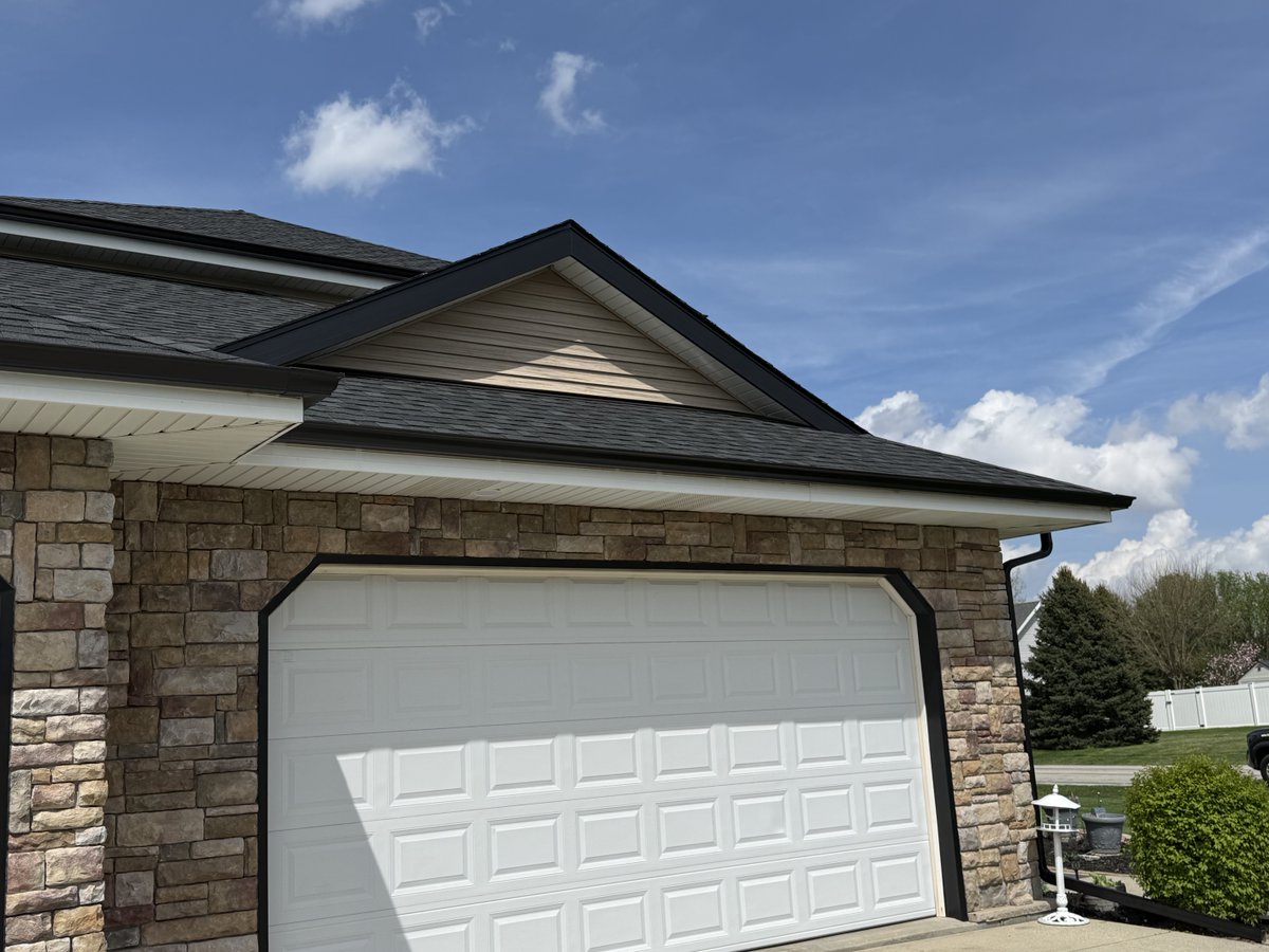 AspenCont's tweet photo. See what's happening in Bourbonnais, IL.

📲 Call Aspen Contracting at 877-784-ROOF to schedule your FREE inspection today! 

#TheAspenDifference #AspenContracting #FreeInspection https://t.co/NaukRoKjFP