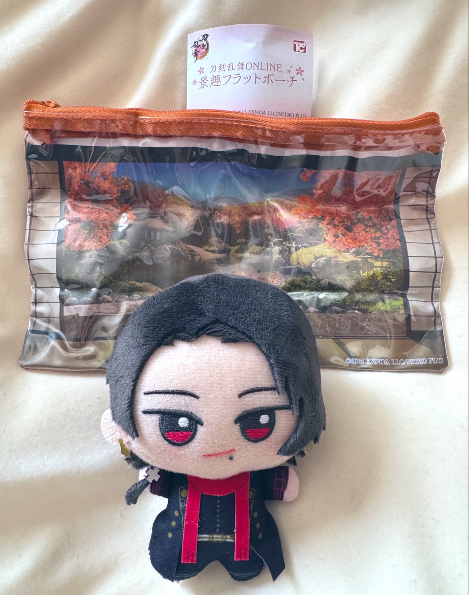 ark1210__a's tweet photo. 景趣フラットポーチのガチャ。
秋が出ました🍂なかなか大きい。

ゲームでは清光さんが修行に行ってしまって、届く手紙に震えてます‥！ https://t.co/odur1tRJnD