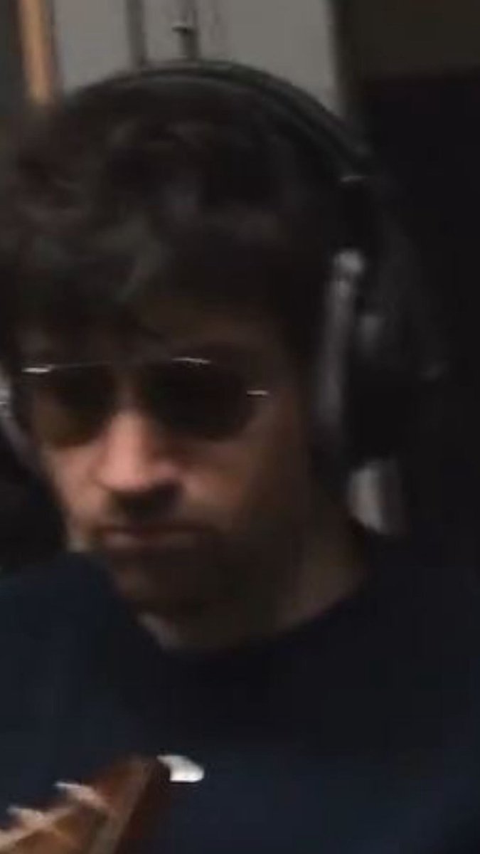 alexttbhc's tweet photo. Guys look at his puffed cheeks OMG I NEED SQUISH 🤏🏻🤏🏻 https://t.co/6rCLbOdJXh