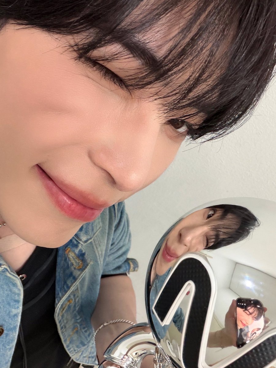 zzhang_luv's tweet photo. 제로베이스원 짖짜너무너무축하해요🩷🩷🩷🩷 https://t.co/w894jQZimy