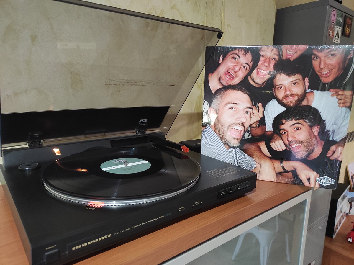 davidmonserrat_'s tweet photo. #yendorápidoaningúnlugar (@Primaveralabels 26) és el tremendo nou disc dels argentins @bestiabebe 🙌 Demà divendres estaran a la  @salazerotgn 🔥Gaudeix-los amb la ressenya que els dedico a @musicacronica 👌👇#bestiabebé #musicacronica #vinil #tocadiscos > https://t.co/tXB1wZMNAS https://t.co/2AfLowZc2L
