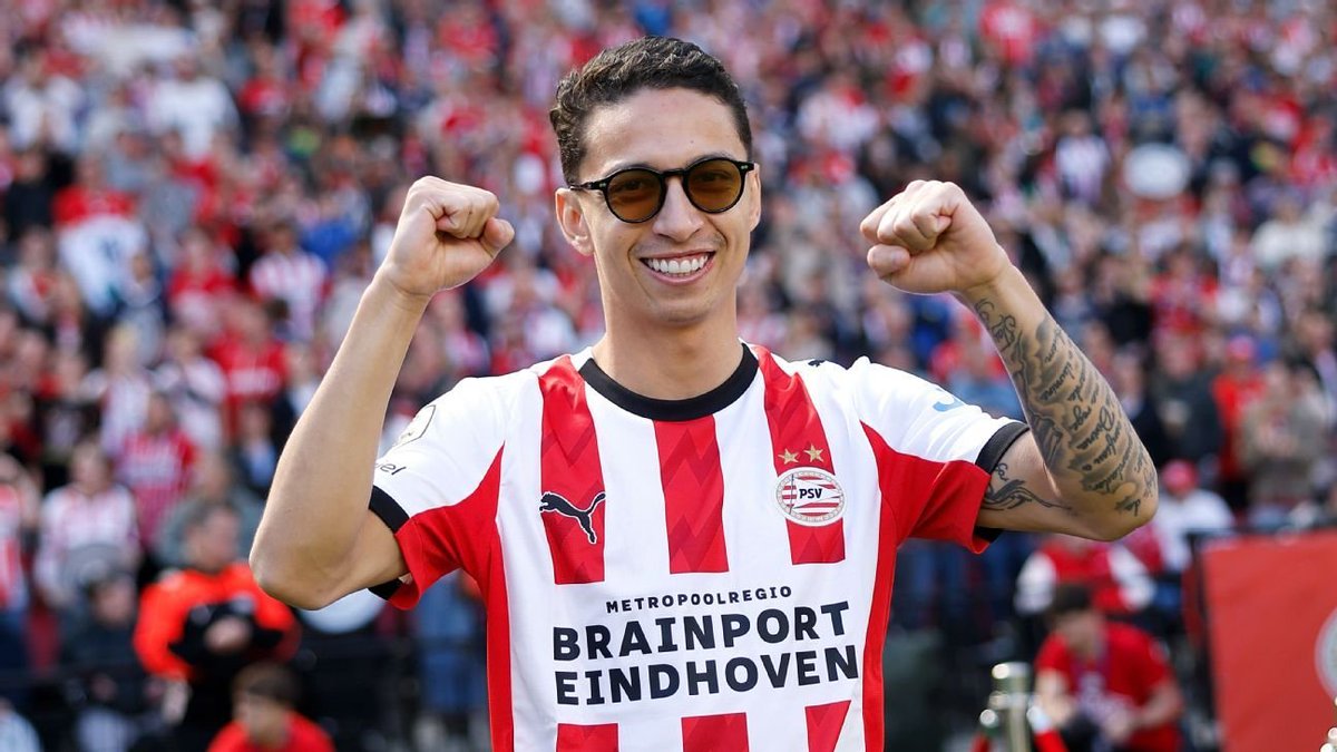 Inside1913's tweet photo. FC Porto is interested in Mauro Júnior. The player has a release clause in his contract and could seriously consider making the move. 

PSV wants to eliminate the clause by offering the Brazilian a significantly improved contract.

[@timreedijk] https://t.co/AKLpIg0xxa