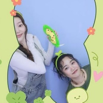 deerjively's tweet photo. 프로필 촬영할 때 찍은 거였구나.... 어쩐지 둘 다 머리를 맞춘 건가 했어 근데 나 이디연 뽀글머리 좋아하는 거 어케알고이렇게 😍💕 https://t.co/Of58NiSkm5
