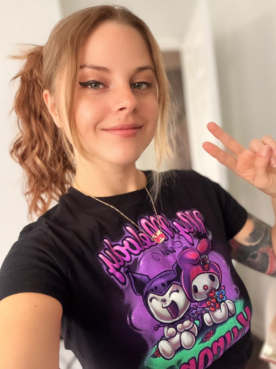 Ashley tweet media
