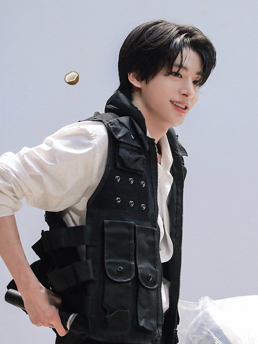 13etty_0413's tweet photo. 웃을때젤이뻐 https://t.co/TkRvWeXptb