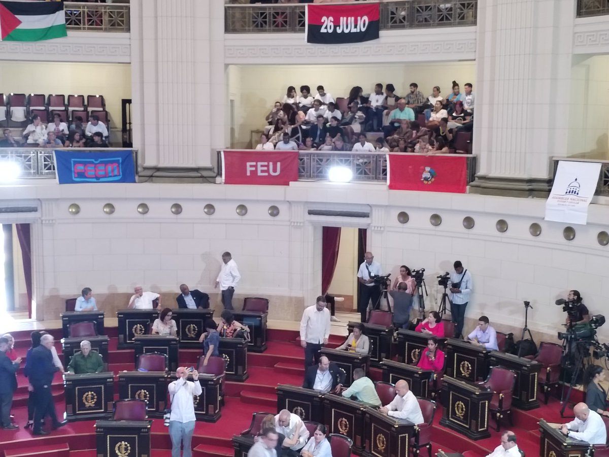 PieterTerry's tweet photo. Audiencia Pública Parlamentaria desde la @AsambleaCuba  representante de la sociedad civil en nombre de nuestro pueblo defendemos la independencia, la soberanía y la Revolución
#CubaQuierePaz
@DiazCanelB 
@DrRobertoMOjeda 
@PartidoPCC 
@Cuba_CTC https://t.co/XTzc35FKNr