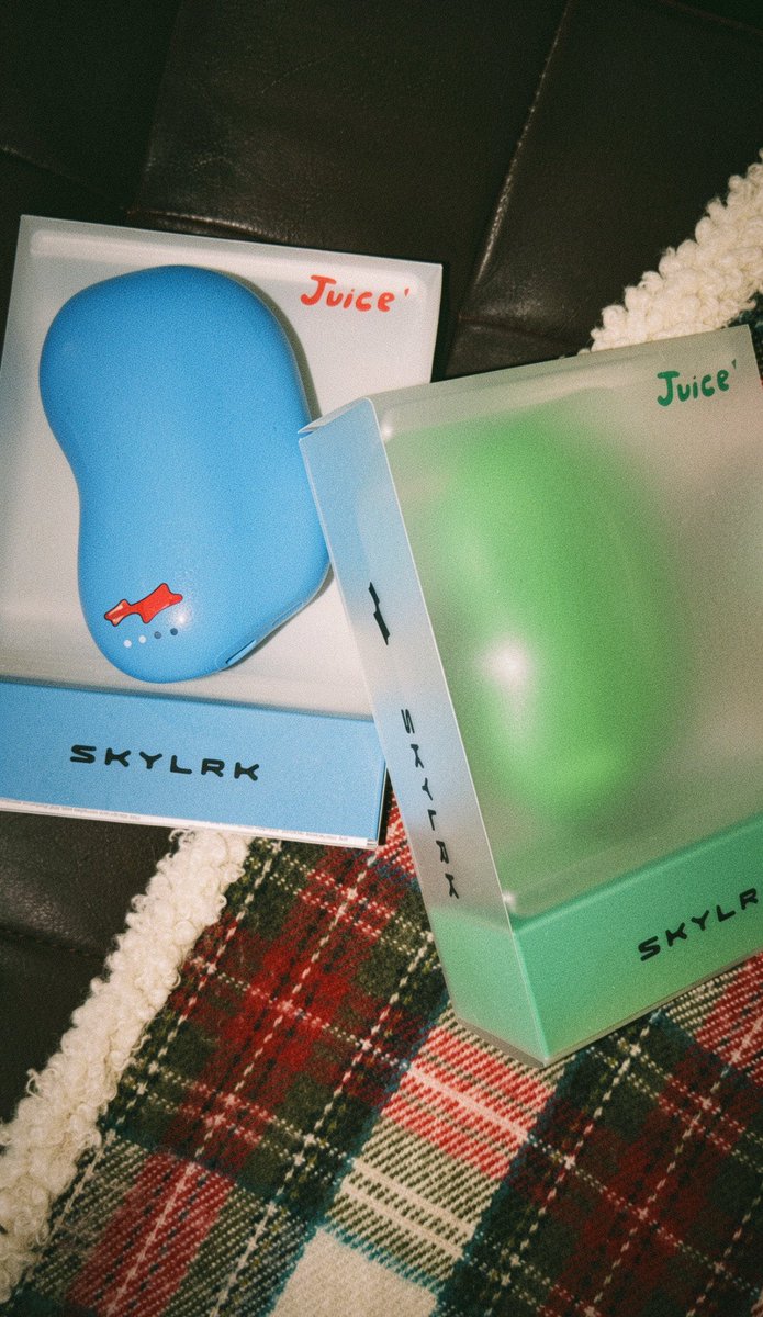 LodewijkY's tweet photo. My @SKYLRK package arrived today >>> https://t.co/wP05ENVXmW