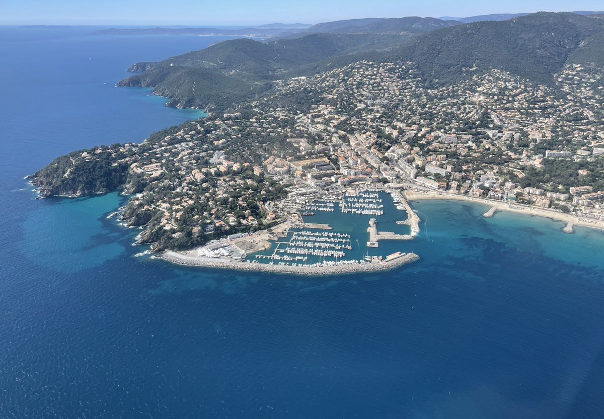Cavalaire's tweet photo. @Cavalaire_83240 , ce jeudi 28 mai 2026 📷

« 𝗗𝗮𝗻𝘀 𝗹’Œ𝗶𝗹 𝗱𝗲𝘀 𝗖𝗮𝘃𝗮𝗹𝗮𝗶𝗿𝗼𝗶𝘀 »

#dansloeildescavalairois #ilestoulebonheur #pilotlife https://t.co/WIpWA0V8ZO