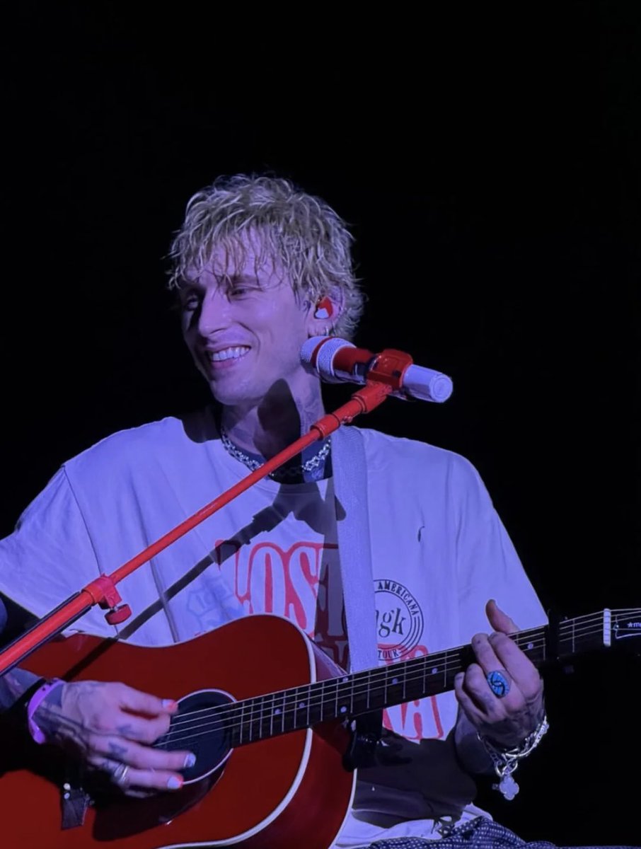 rushinmyveins's tweet photo. angel face 🥺 https://t.co/mRUV2Hh9us