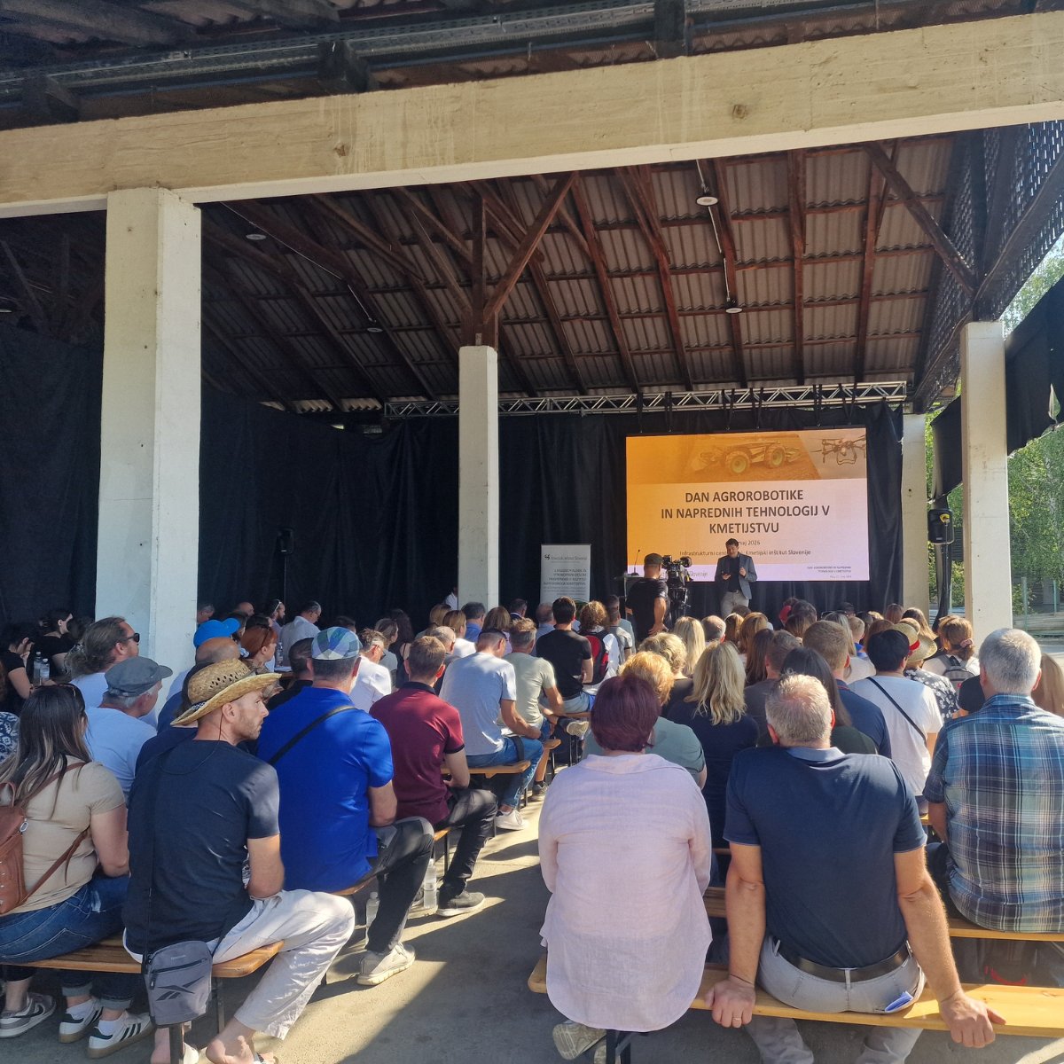 Trapview_'s tweet photo. Yesterday at the Day of Agrorobotics and Advanced Technologies in Agriculture in Ptuj, our colleagues presented how Trapview helps growers make data-driven #CropProtection decisions with precise pest  data.
Less insecticides. Healthier crops. 🌱
#AgTech #Agriculture #Trapview https://t.co/oERfSmXzfE