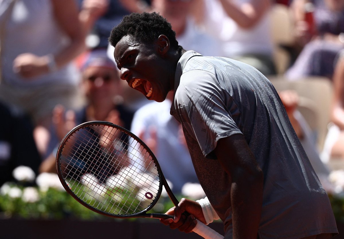 le_Parisien's tweet photo. C'est fait ! Moïse Kouame s'impose face au Paraguayen Daniel Vallejo au 2e tour : 3-6, 5-7, 6-3, 6-2, 6-7[8]

C'est MAGIQUE !!!!!!!!!!!!

Revivez le fil du match ➡️ https://t.co/tqEraxXCEL https://t.co/x2mVHQARFK