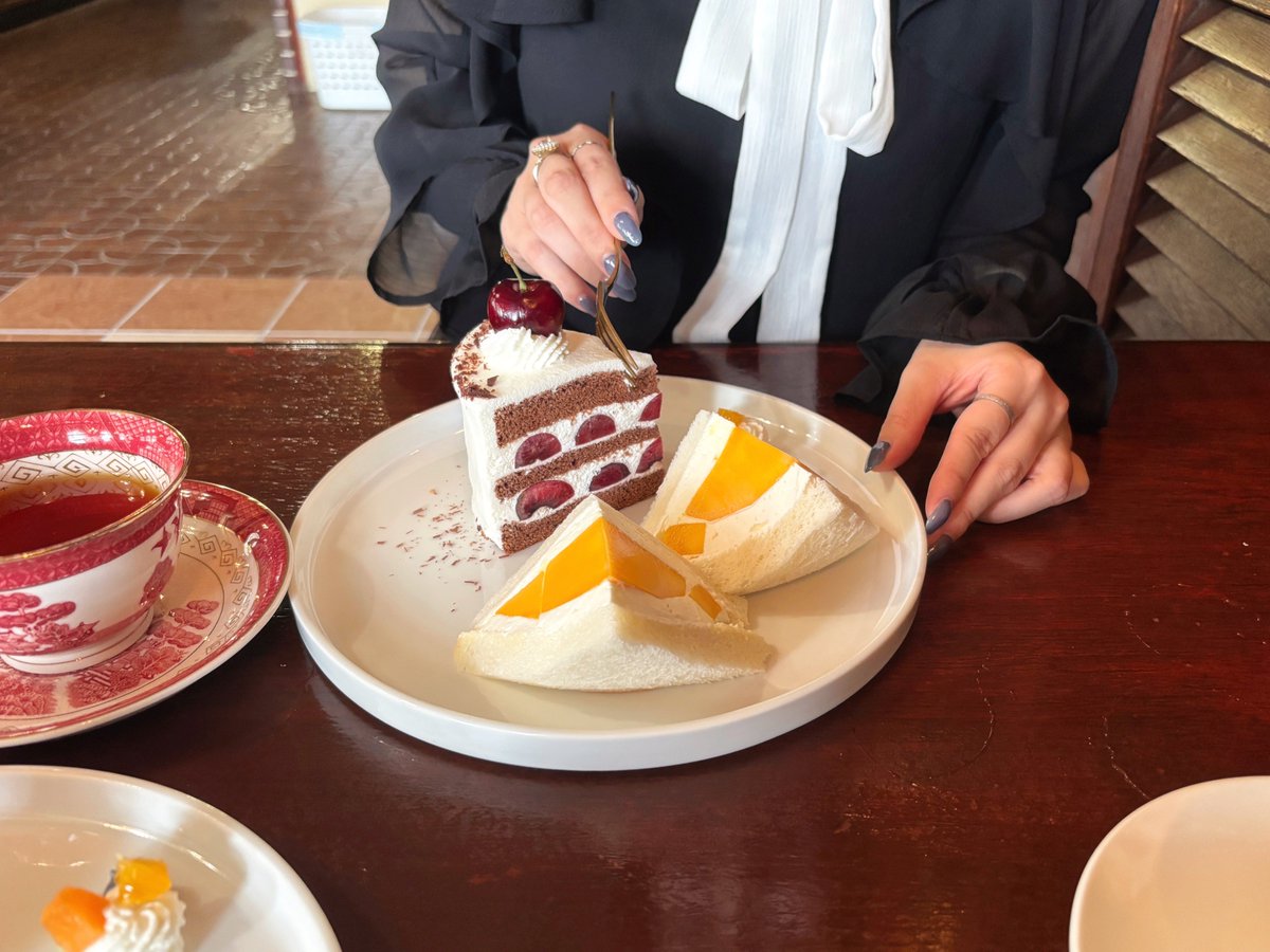 yolum_o6's tweet photo. 📍珈琲閣 (愛知県西尾市)

カフェ巡りを生きがいにしてる私100%の自信を持っておすすめできる人生カフェ！🍒

去年初めて行って感動してから「おすすめのカフェどこ？」って聞かれたら必ずここを挙げてる。果物の質がとにかく高くて、何食べても絶対ハズレない🥭フルーツ好きなら絶対行ってほしい！！ https://t.co/oBgGuoLCl7