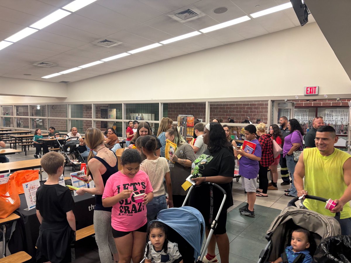 BASDnortheast's tweet photo. Sixth Grade Welcome Night was a huge success! Thanks to The Blue Zones Project for the safe routes to school and banana whip ice cream! It was great to have so many of our community partners there as well! @TheoQuinones @BethlehemAreaSD https://t.co/kCFRNEPk96