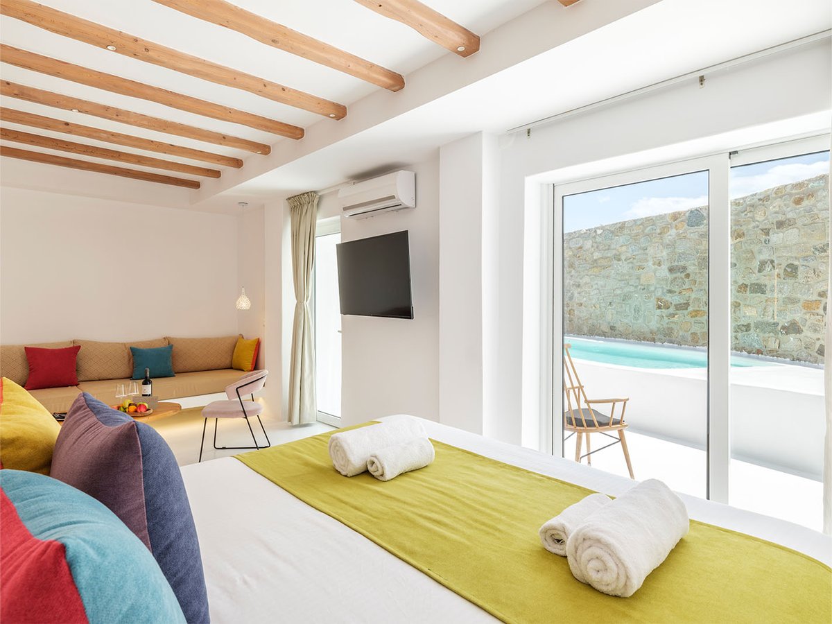 axelfriendly's tweet photo. here, you can sleep like you're in the arms of Morpheus... if you want to

📍Axel Beach Mykonos https://t.co/bEZjMyULup