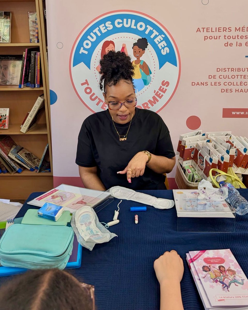 instituthds's tweet photo. Ce jeudi 28 mai, la campagne #ToutesCulottées a sensibilisé les collégiennes de l'Institution Notre-Dame de Sainte Croix à @VilledeNeuilly lors d'ateliers sur la santé féminine, le cycle menstruel, la puberté et le consentement.

🤝 Une campagne financée par le Département des @hautsdeseinefr, en partenariat avec @DIMparis.

En savoir plus 👉 https://t.co/g9Di4mJT8x