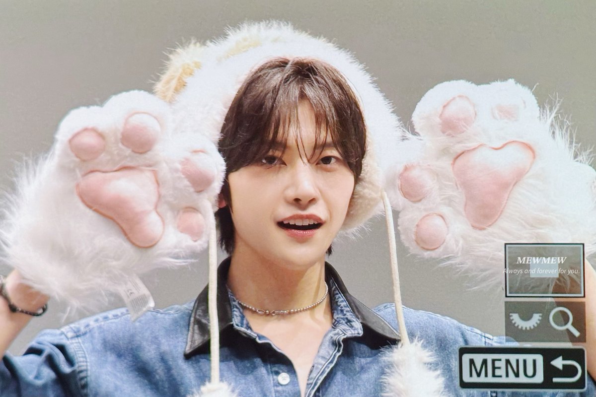 itzy021ryu17's tweet photo. RT @mewmew528: 260528 pre
#석매튜 #SEOKMATTHEW #ソクマシュー #石马修 #제로베이스원 #제베원 #ZEROBASEONE #zb1 https://t.co/nHHC8MvxGU