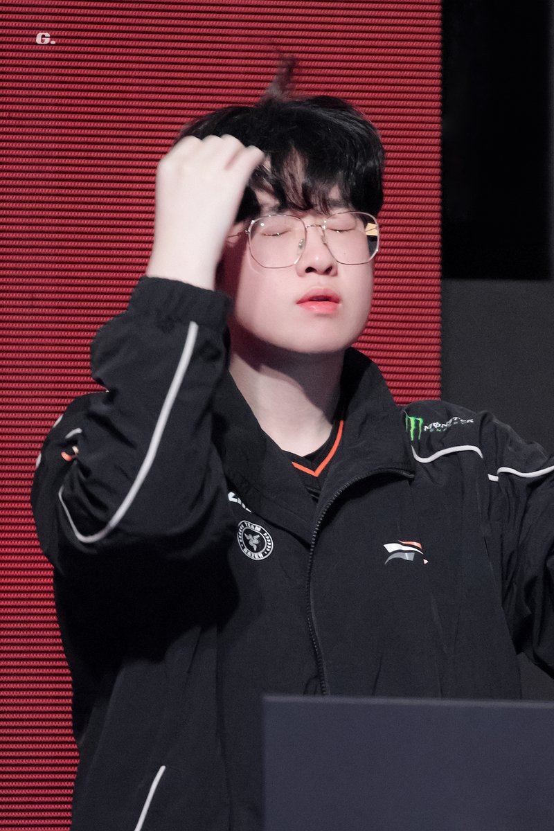 _pino_min's tweet photo. 260526 RTE DK vs HLE  

아기천둥오리 🐥⚡️ 

#제우스 #최우제 
#Zeus #HLEWIN https://t.co/wGGUgJBIeZ